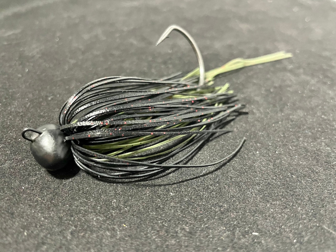 Black Angel Lures Tremor Wobble Head Cali 4:20 Black with red flake Green