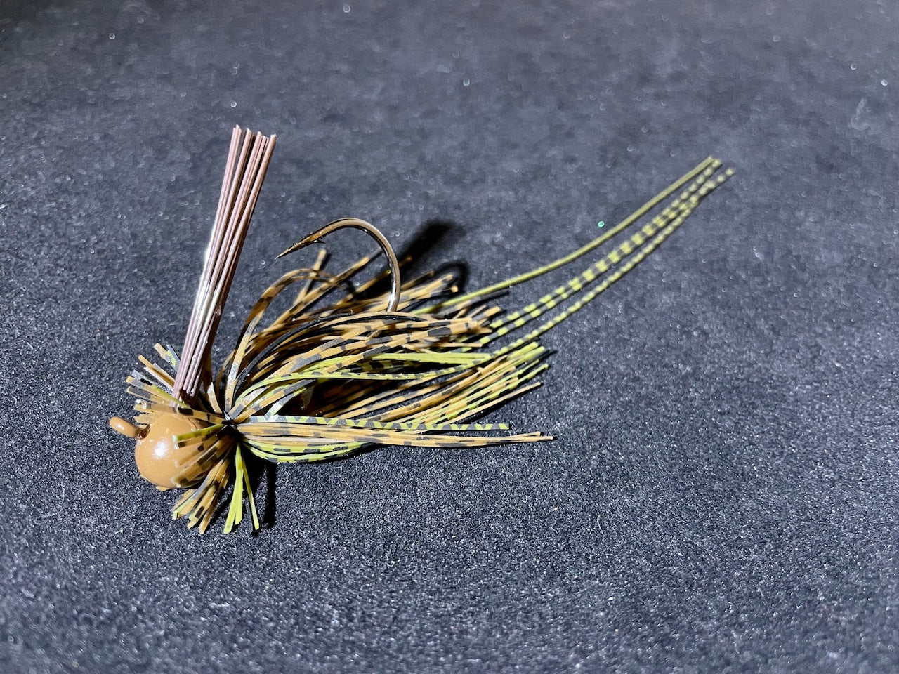 Finesse jig 5/16 grasshopper green black