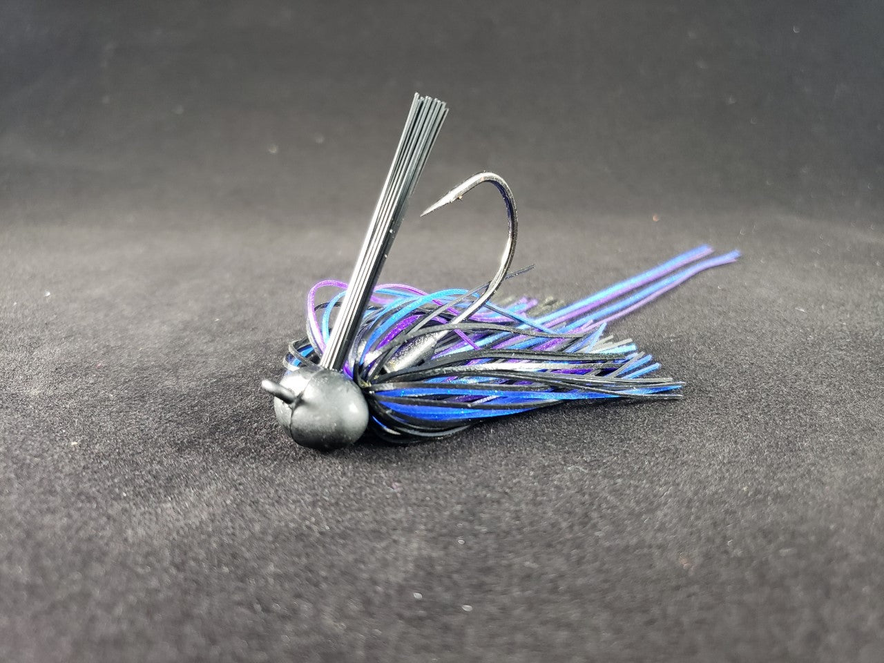 BARFIGHT FOOTBALL JIG black blue purple